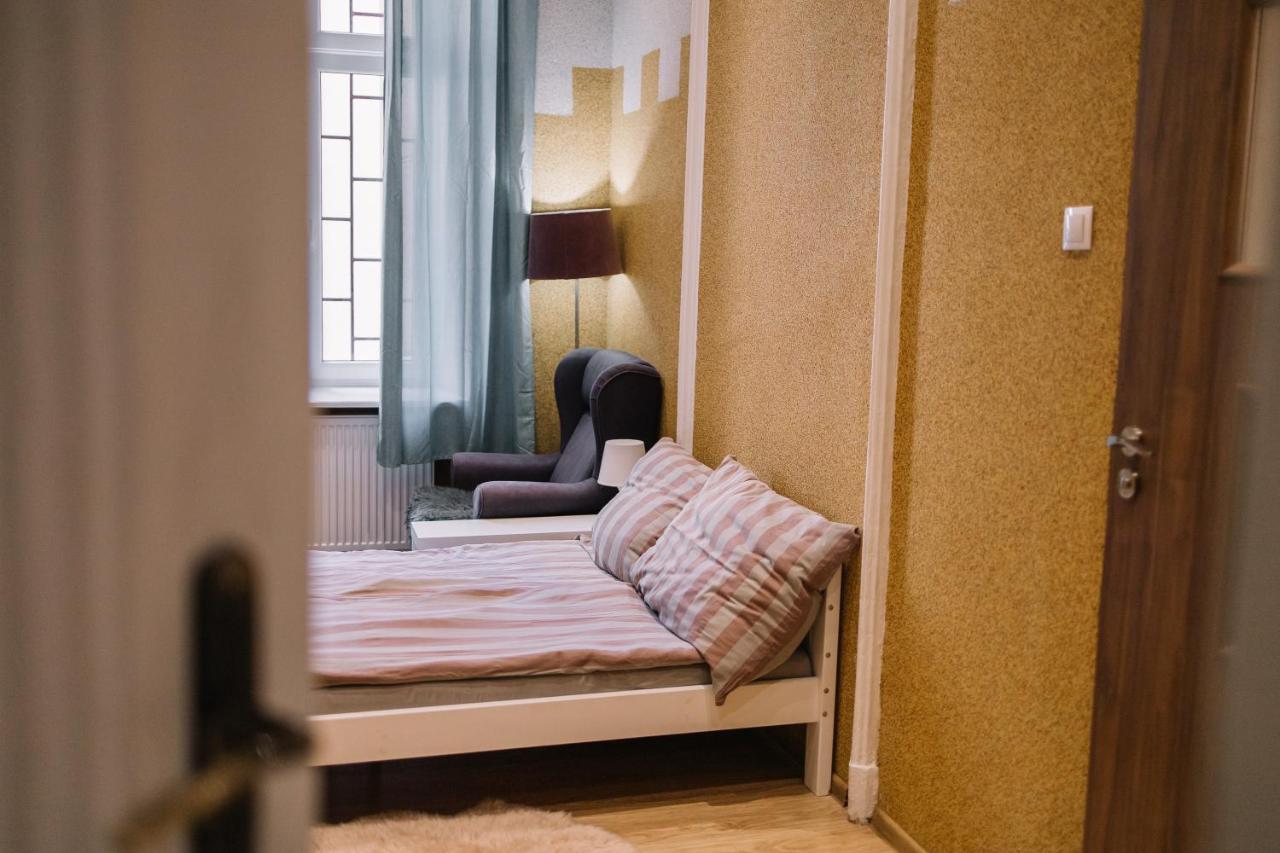 West13 Guest Rooms Красков Екстериор снимка