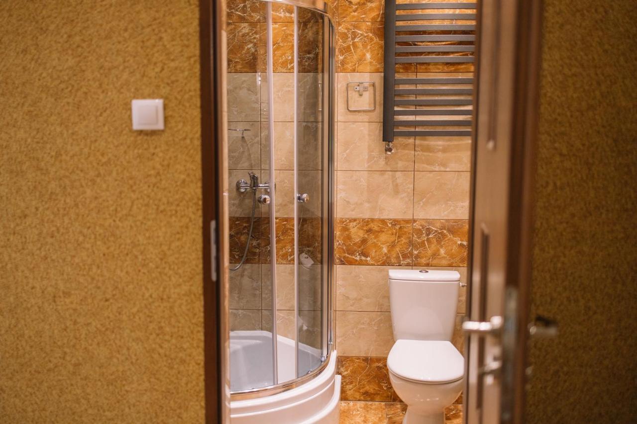 West13 Guest Rooms Красков Екстериор снимка