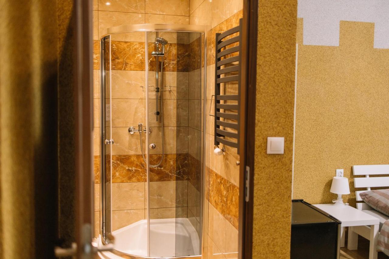 West13 Guest Rooms Красков Екстериор снимка
