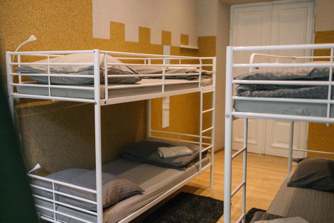 West13 Guest Rooms Красков Екстериор снимка