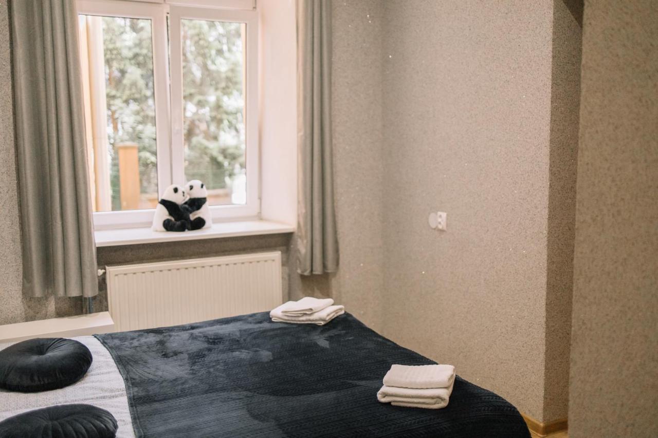 West13 Guest Rooms Красков Екстериор снимка