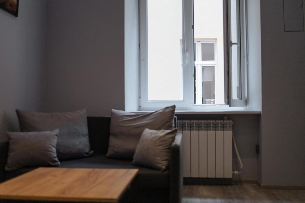 West13 Guest Rooms Красков Екстериор снимка