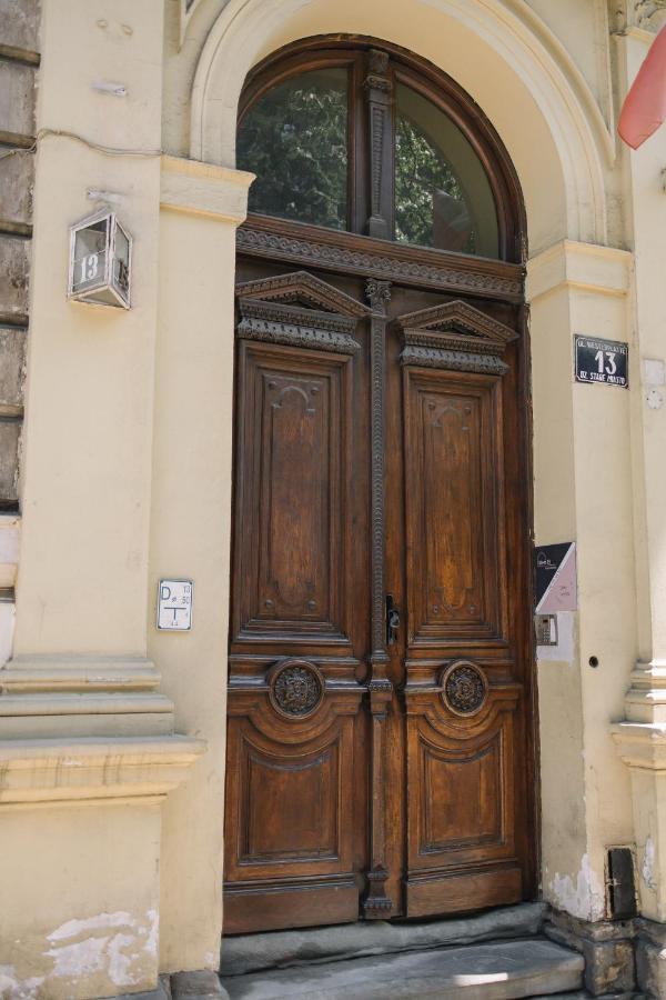 West13 Guest Rooms Красков Екстериор снимка